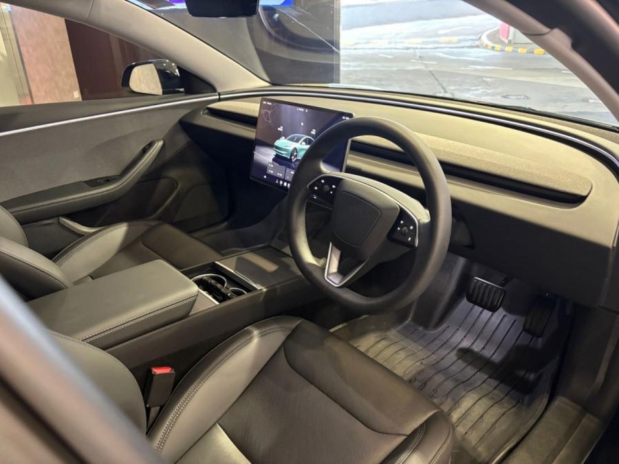 Model 3 RWD - Image 3